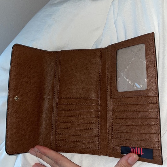 Michael Kors - Picture 4 of 4